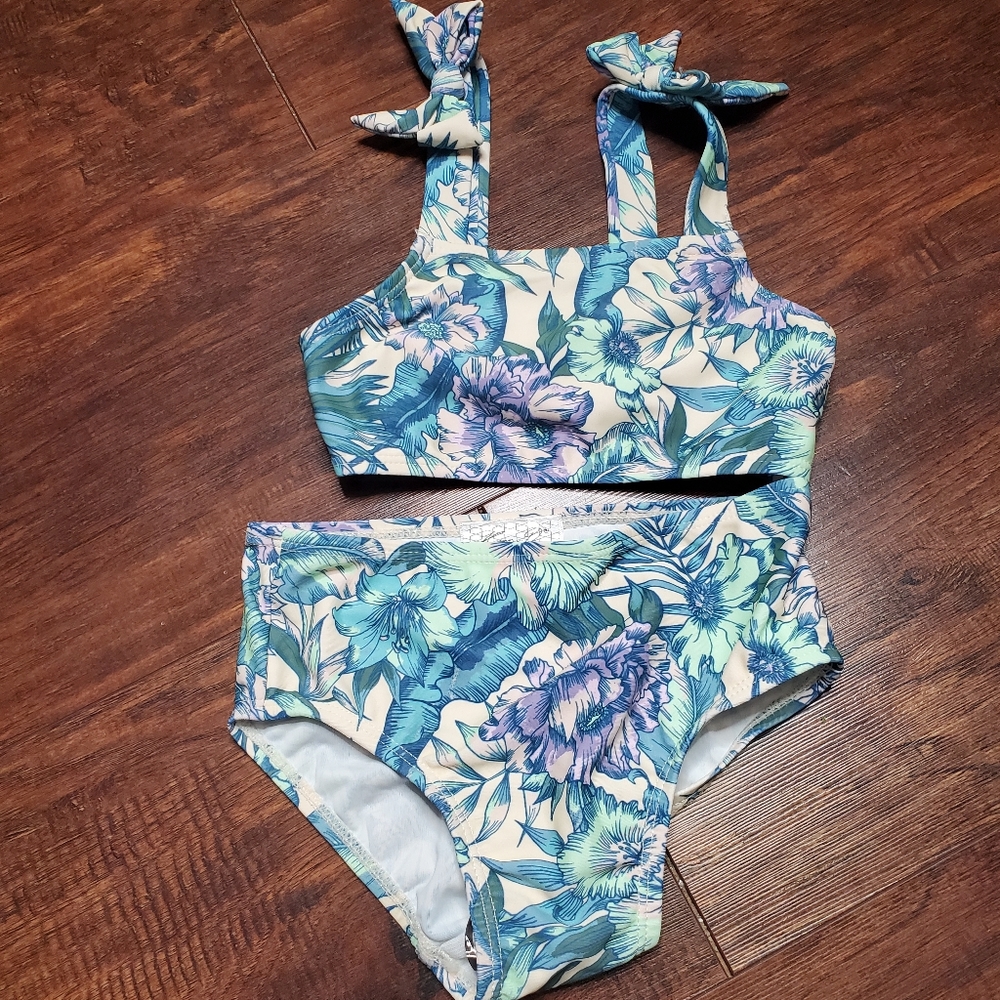 Kian D. Los Angeles Floral Print 2 Piece Swimsuit Bikini New